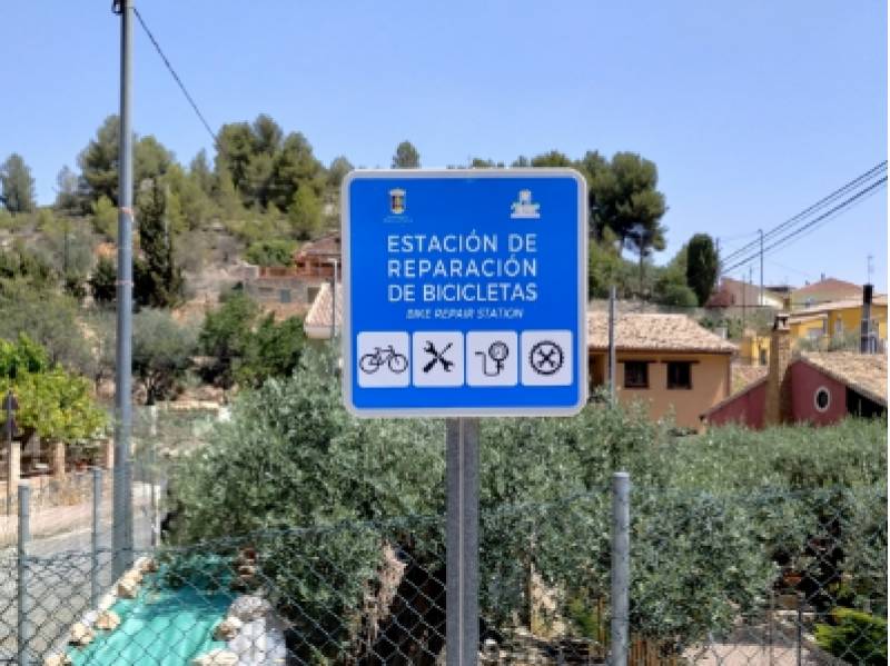 Alhama installs public bike repair station for cyclists