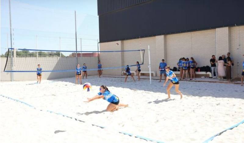 New beach volleyball court opens for the summer in Yecla