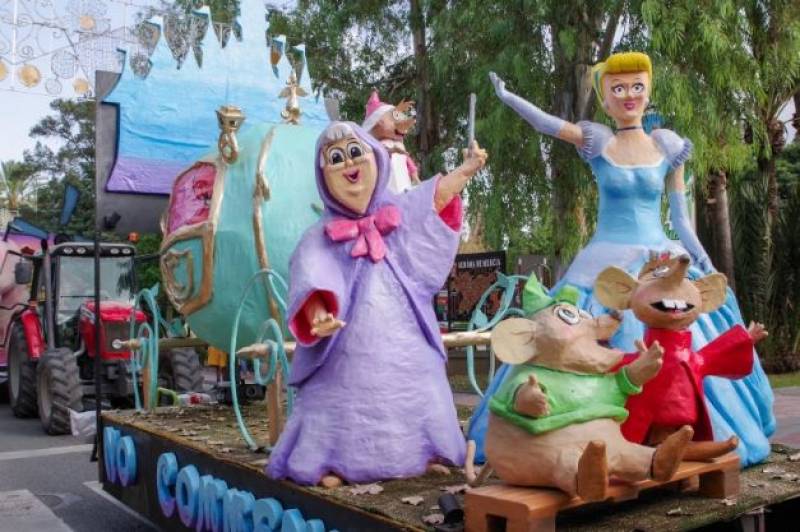 October 11 Grand float parade in the 2025 Feria de Alhama de Murcia