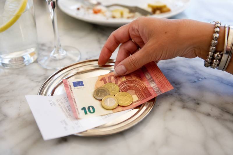 Most people in Spain still don't tip regularly, and the majority want to keep it that way